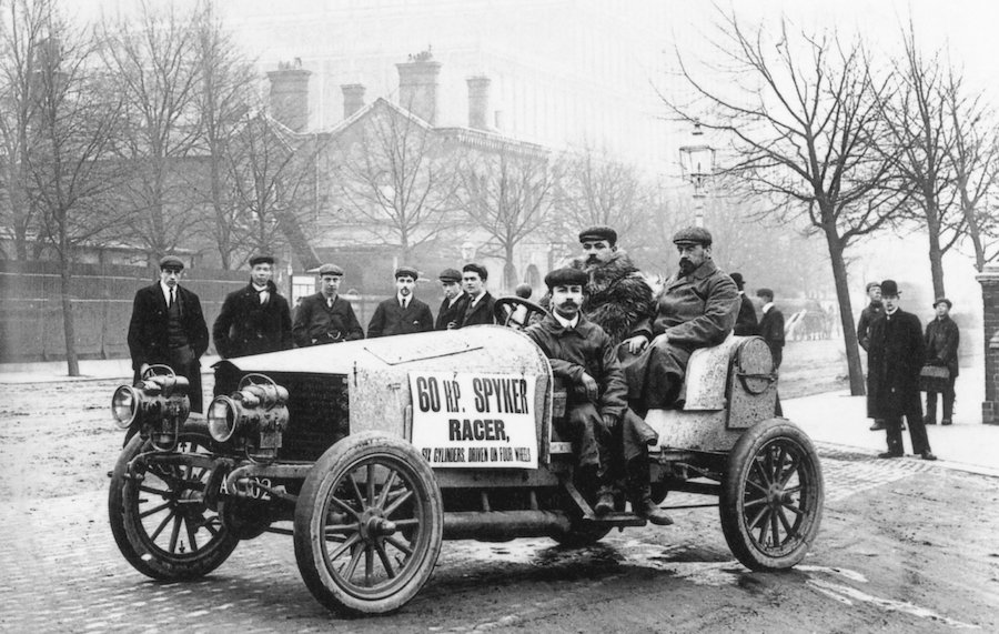 Первому полноприводному автомобилю исполняется 120 лет