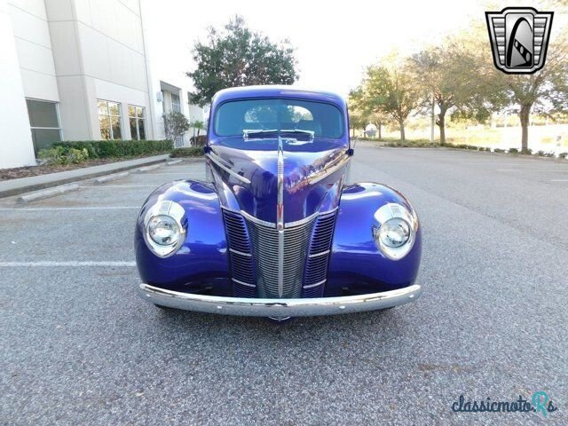 1940' Ford Deluxe photo #2