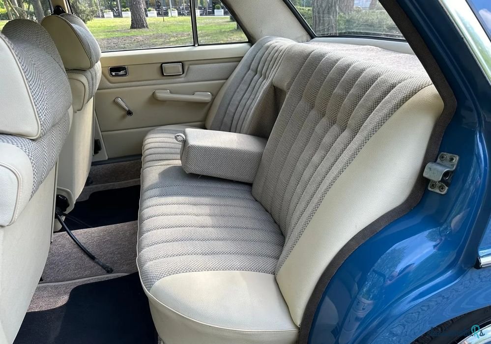 1975' Mercedes-Benz 240D photo #6