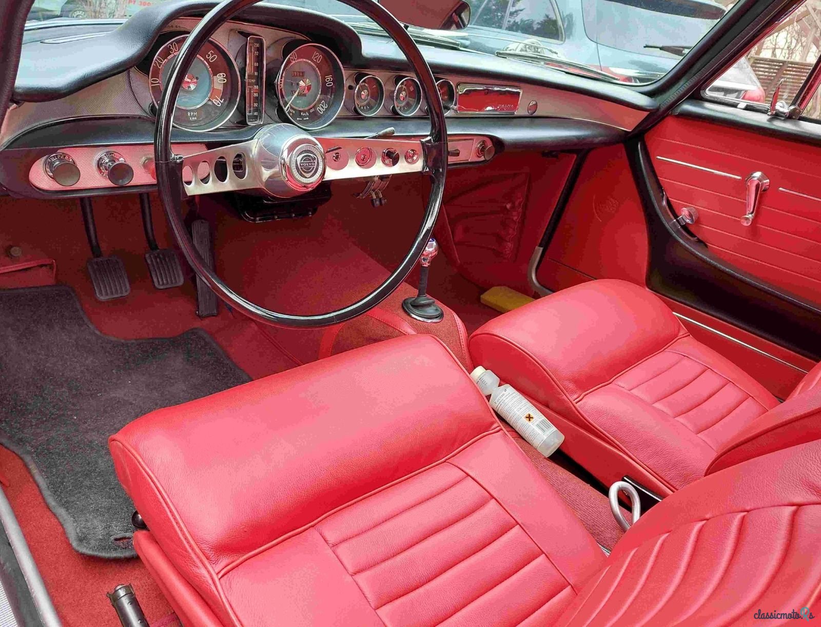 1964' Volvo P1800S photo #6