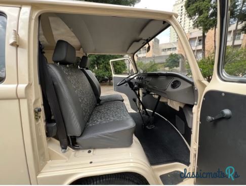 1995' Volkswagen Vans T2 Baywindow bus photo #4