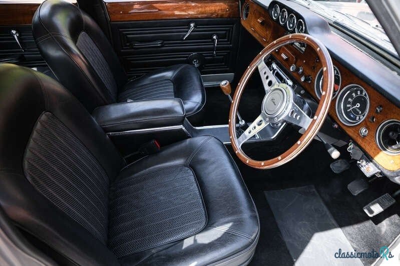1968' Ford Cortina photo #2
