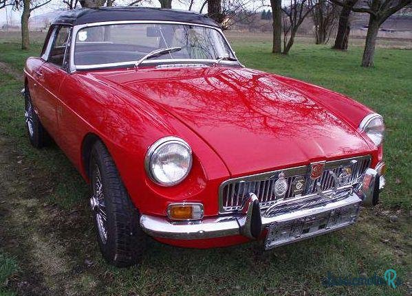 1970' MG MGB photo #2