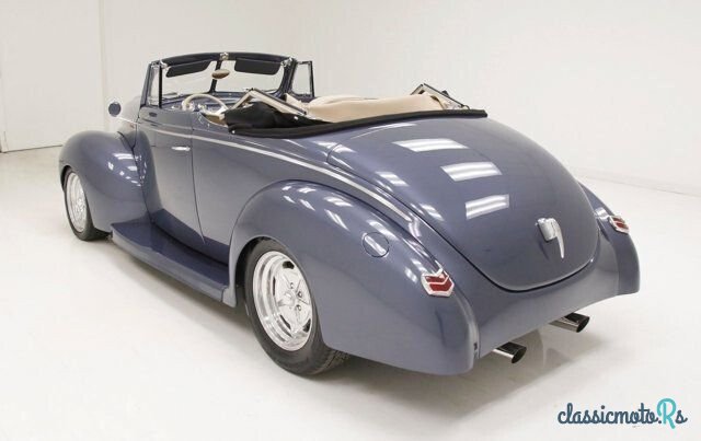 1940' Ford Deluxe photo #6