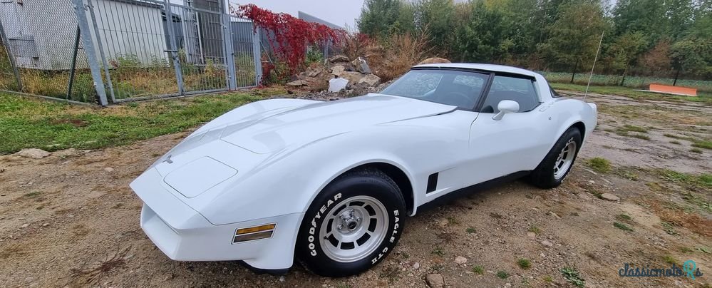 1980' Chevrolet Corvette photo #2