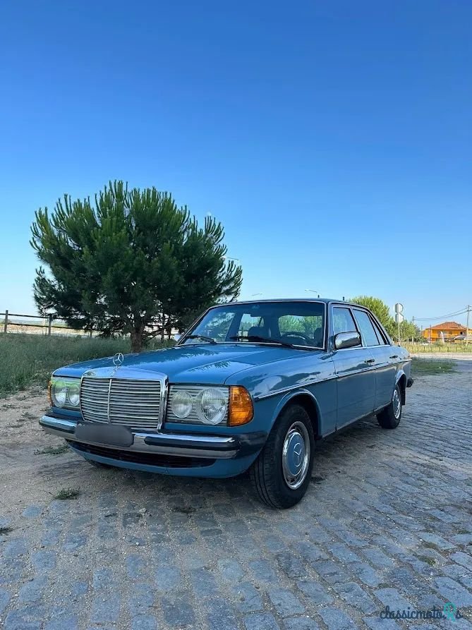 1980' Mercedes-Benz 300 D photo #1