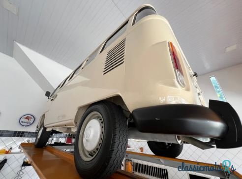 1995' Volkswagen Vans T2 Baywindow bus photo #1