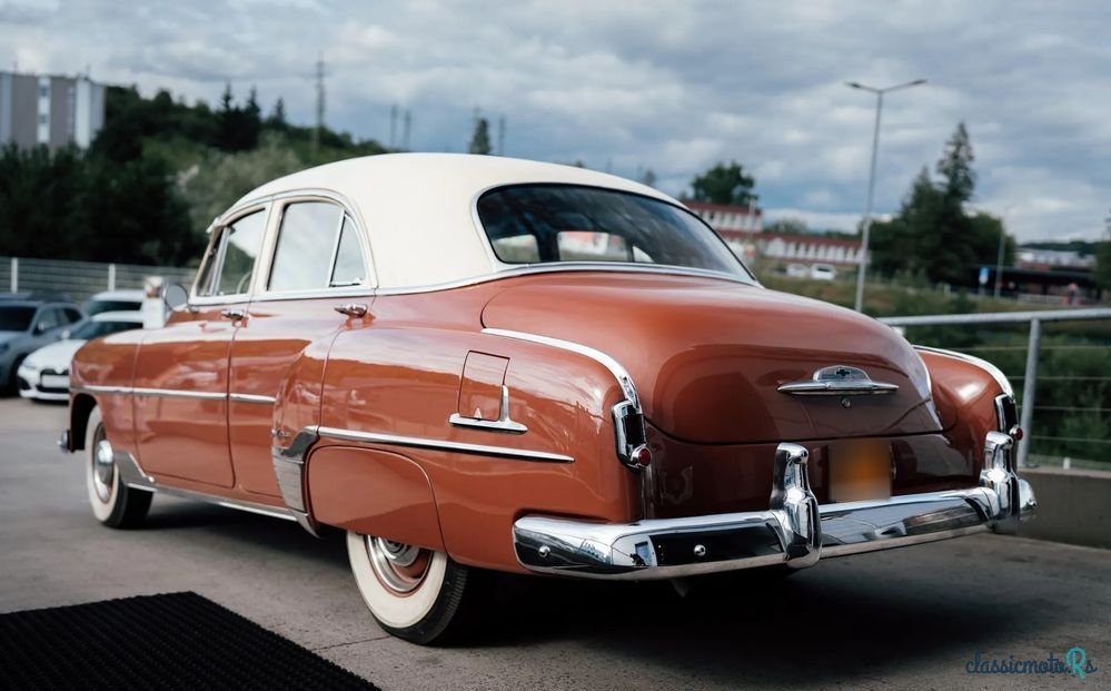 1952' Chevrolet Styleline Deluxe photo #3