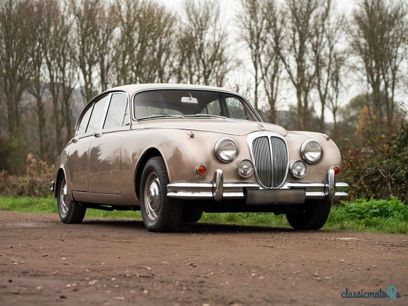 1967' Daimler 250 V8 photo #1