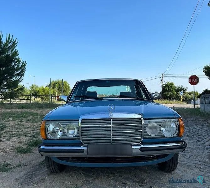 1980' Mercedes-Benz 300 D photo #3