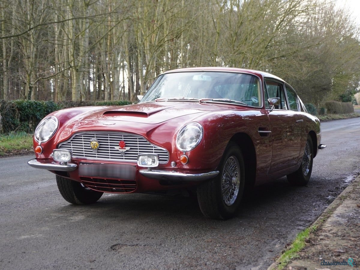 1969' Aston Martin DB6 photo #3