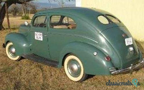 1940' Ford Deluxe 2Dr Sedan photo #3