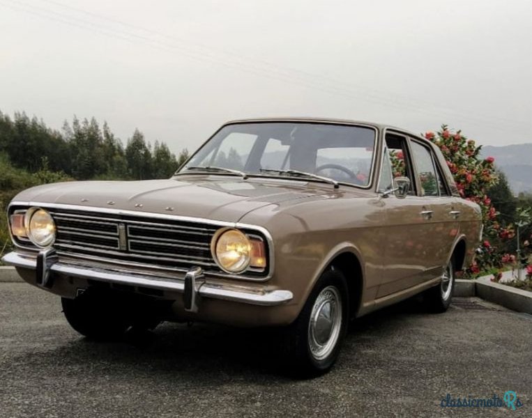 1969' Ford Cortina photo #5