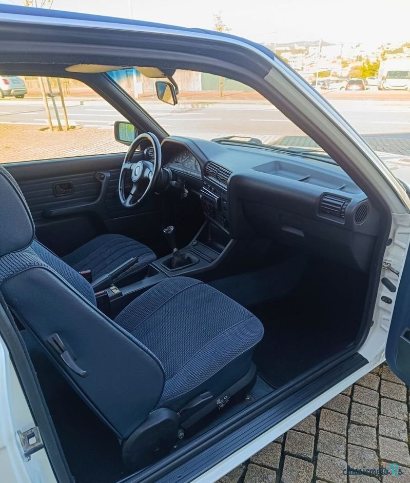 1984' BMW Série 3 photo #3