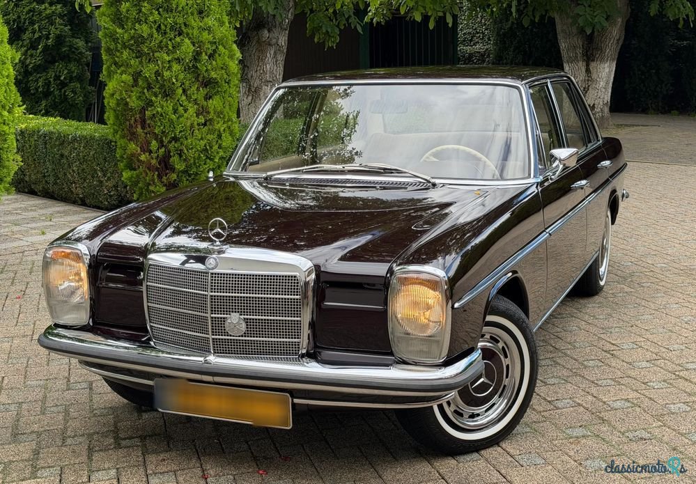 1969' Mercedes-Benz W115 200E photo #6