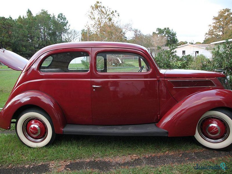 1937' Ford photo #4