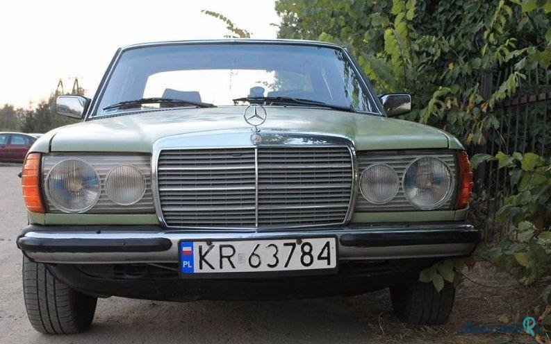 1976' Mercedes-Benz W123 photo #1