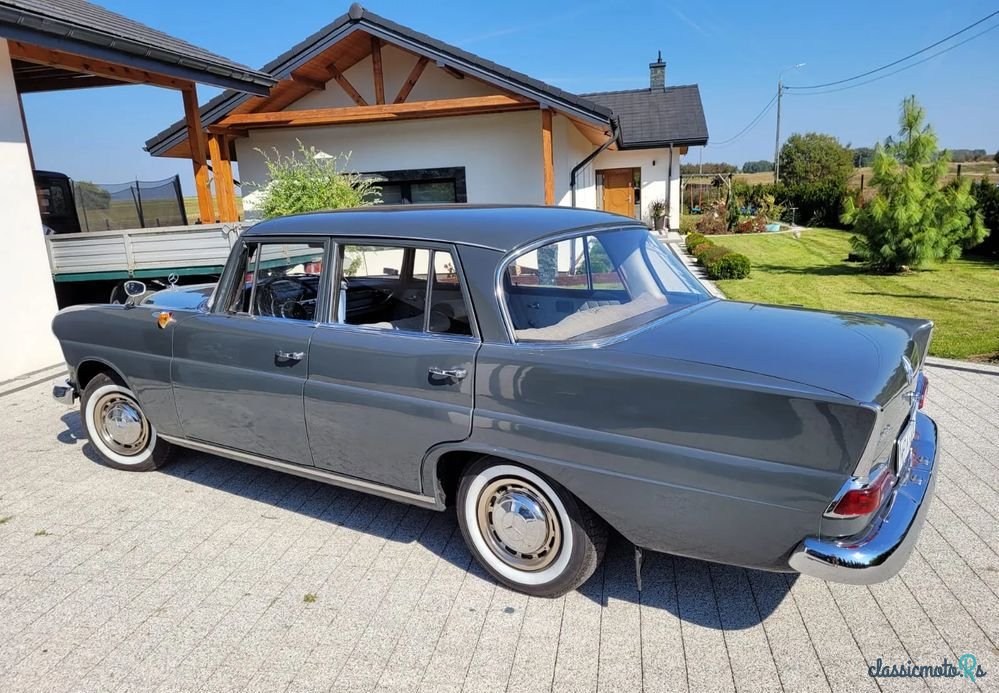 1964' Mercedes-Benz 190C W110 photo #2