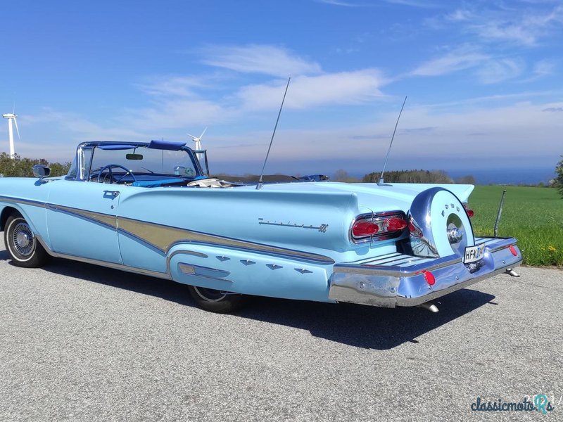 1958' Ford Sunliner conv photo #7