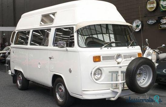 1974' Volkswagen Kombi photo #1