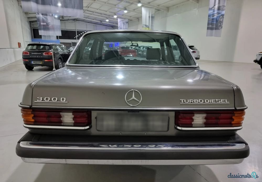 1982' Mercedes-Benz 300 D Turbo photo #5