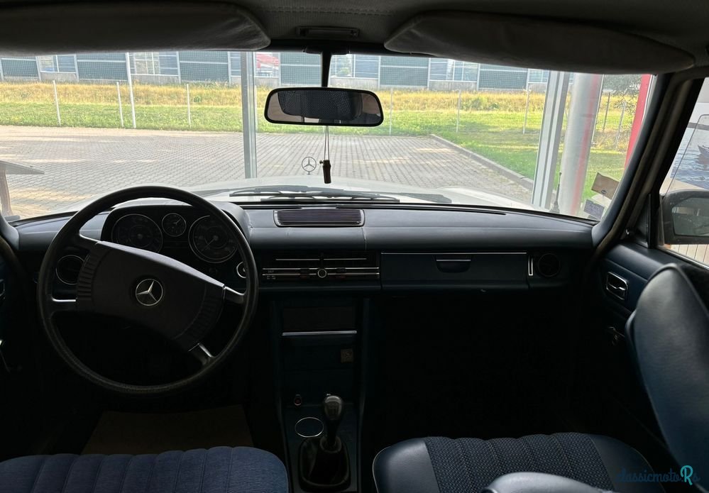 1974' Mercedes-Benz 240D W115 photo #3