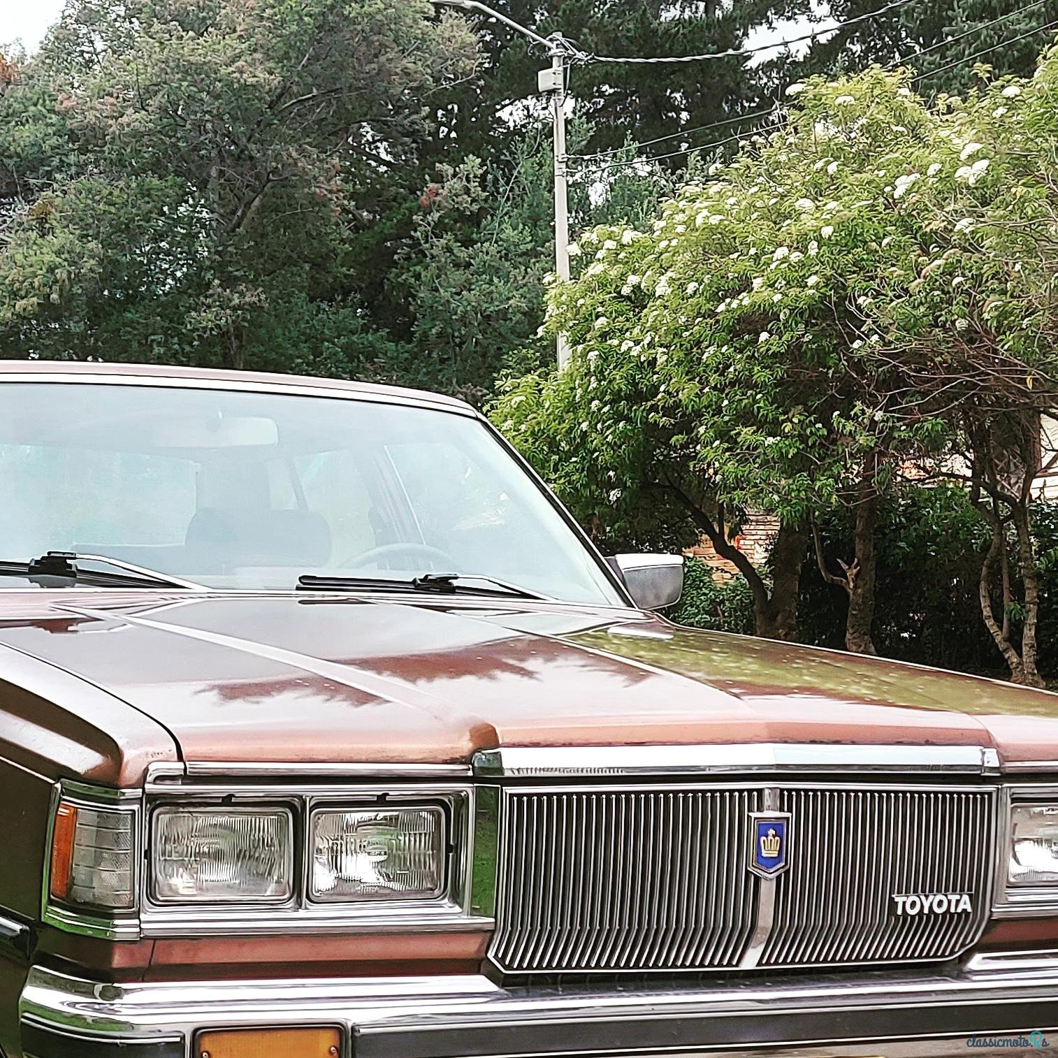 1980' Toyota Crown photo #3