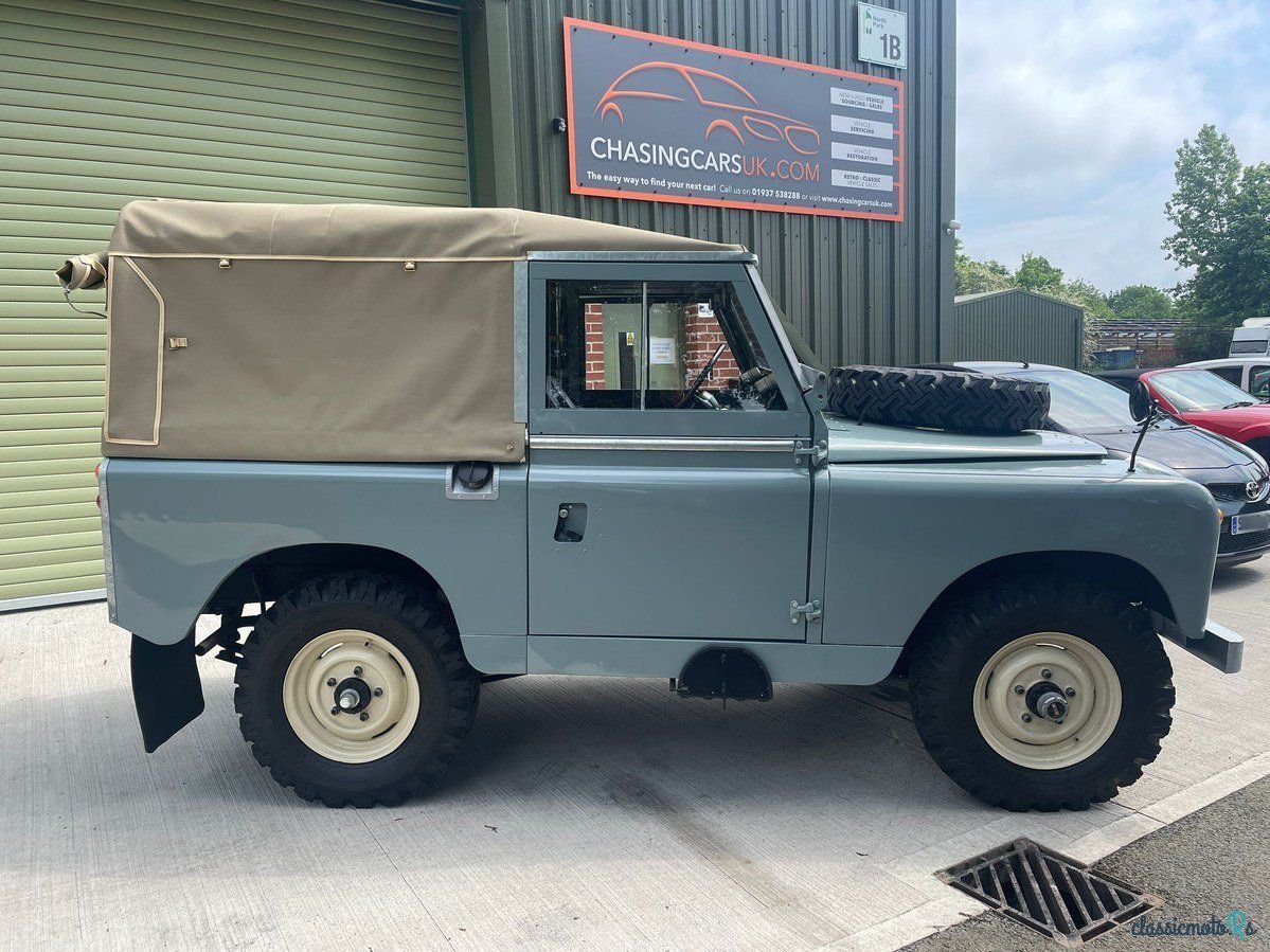 1966' Land Rover Series 2A photo #3