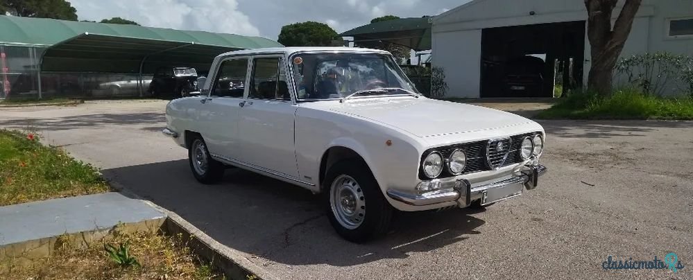 1973' Alfa Romeo 2000 photo #1