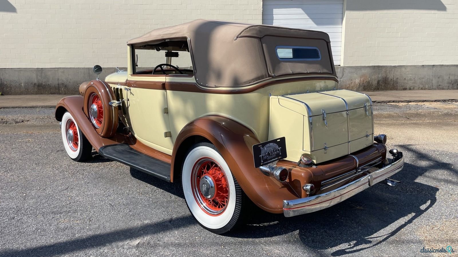 1933' Chrysler Imperial photo #3
