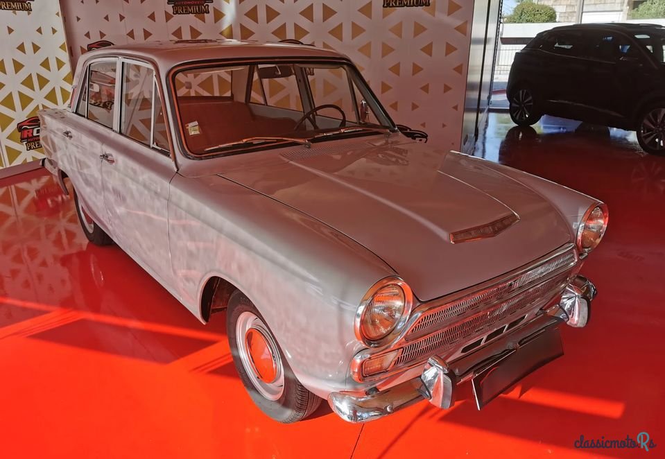 1965' Ford Cortina photo #1