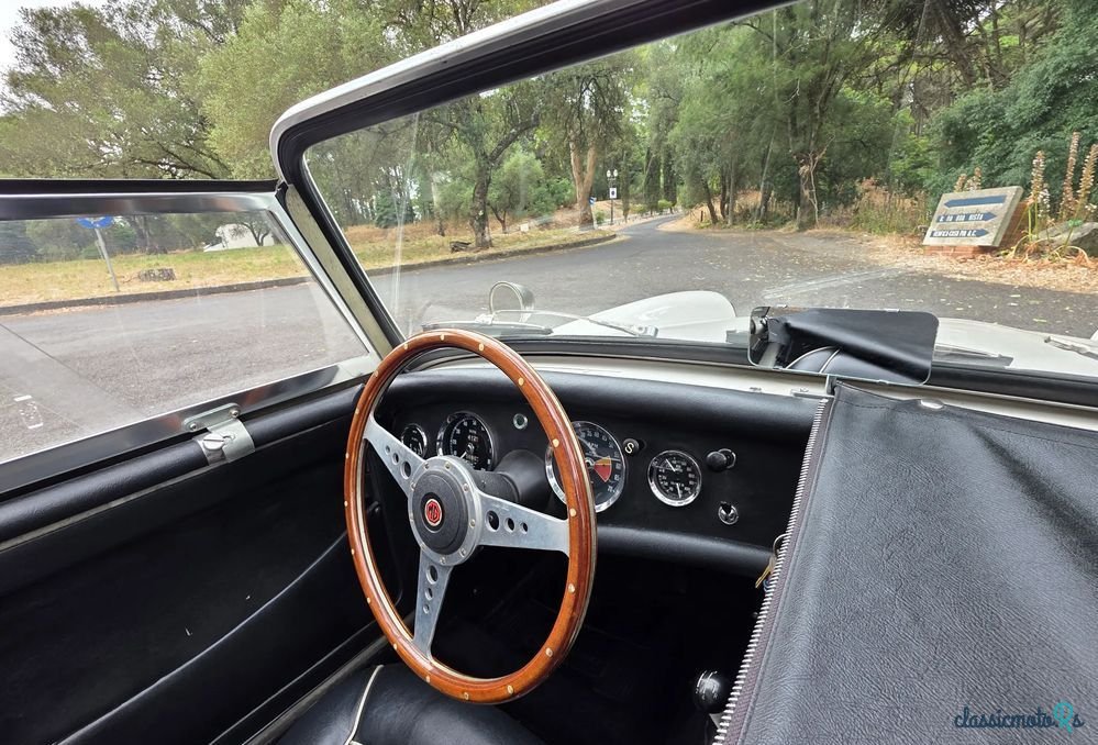 1968' MG Midget photo #6