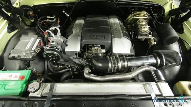 1968' Chevrolet Suburban photo #3