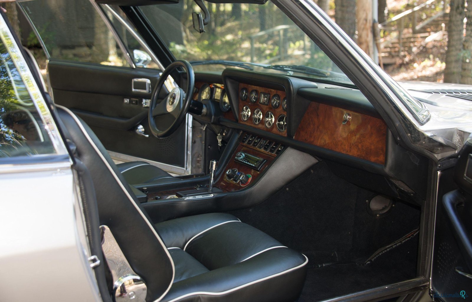 1976' Jensen Interceptor photo #3