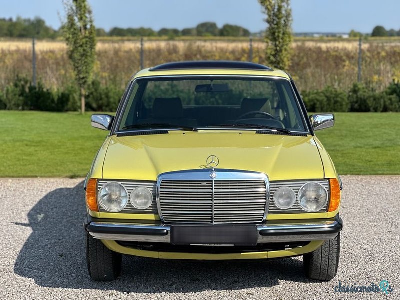 1980' Mercedes-Benz W123 photo #1