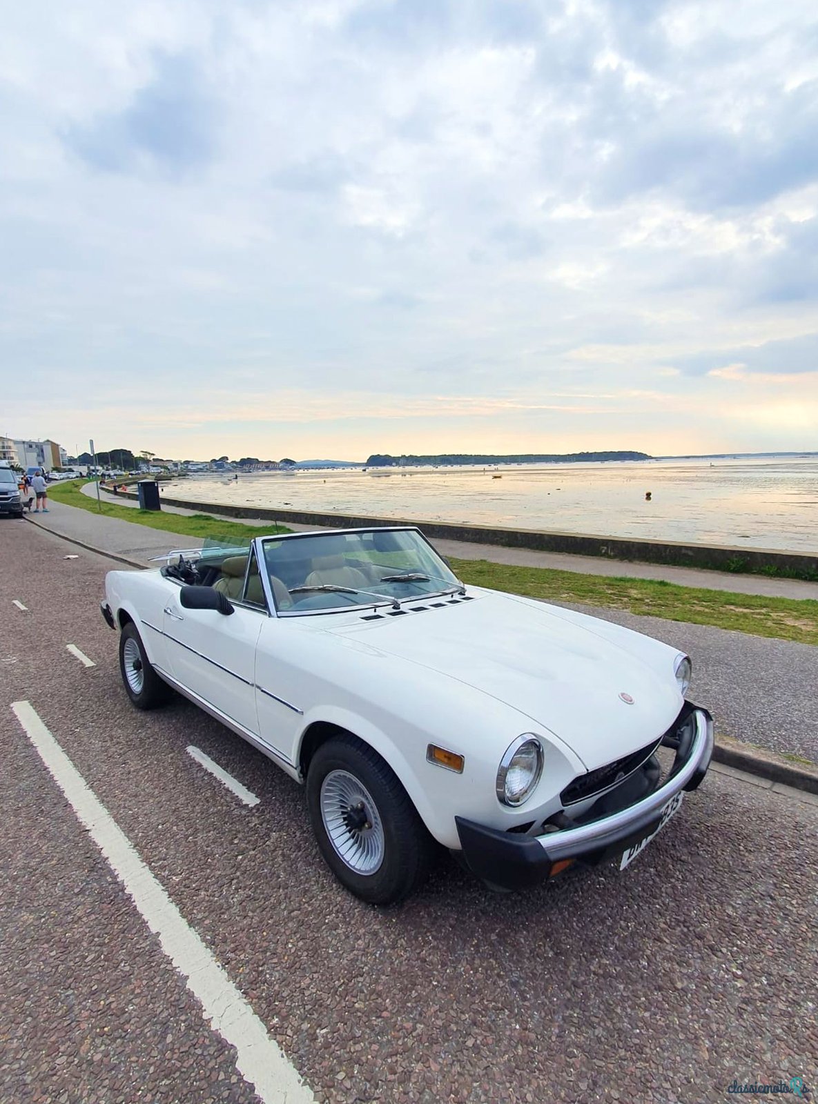 1976' Fiat Spyder photo #1