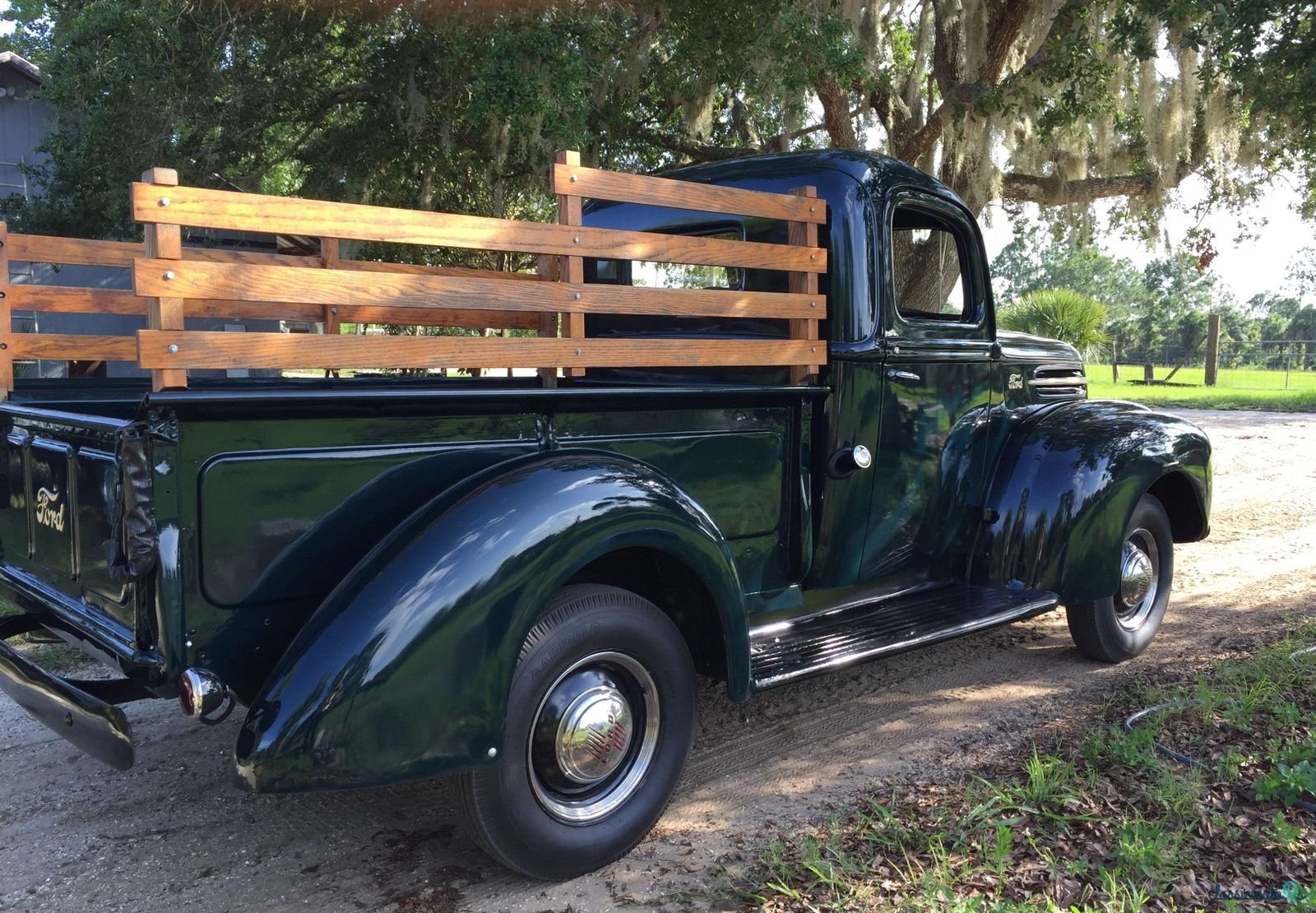 1945' Ford Pickup photo #1