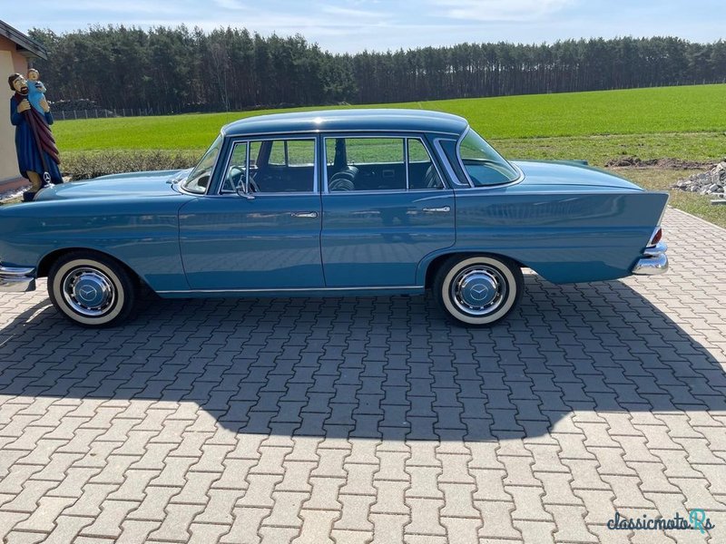 1967' Mercedes-Benz 230S photo #2