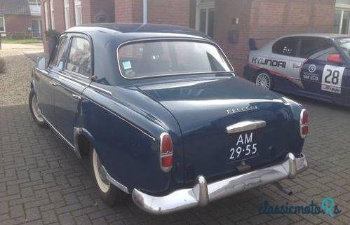 1960' Peugeot 403 Saloon photo #5