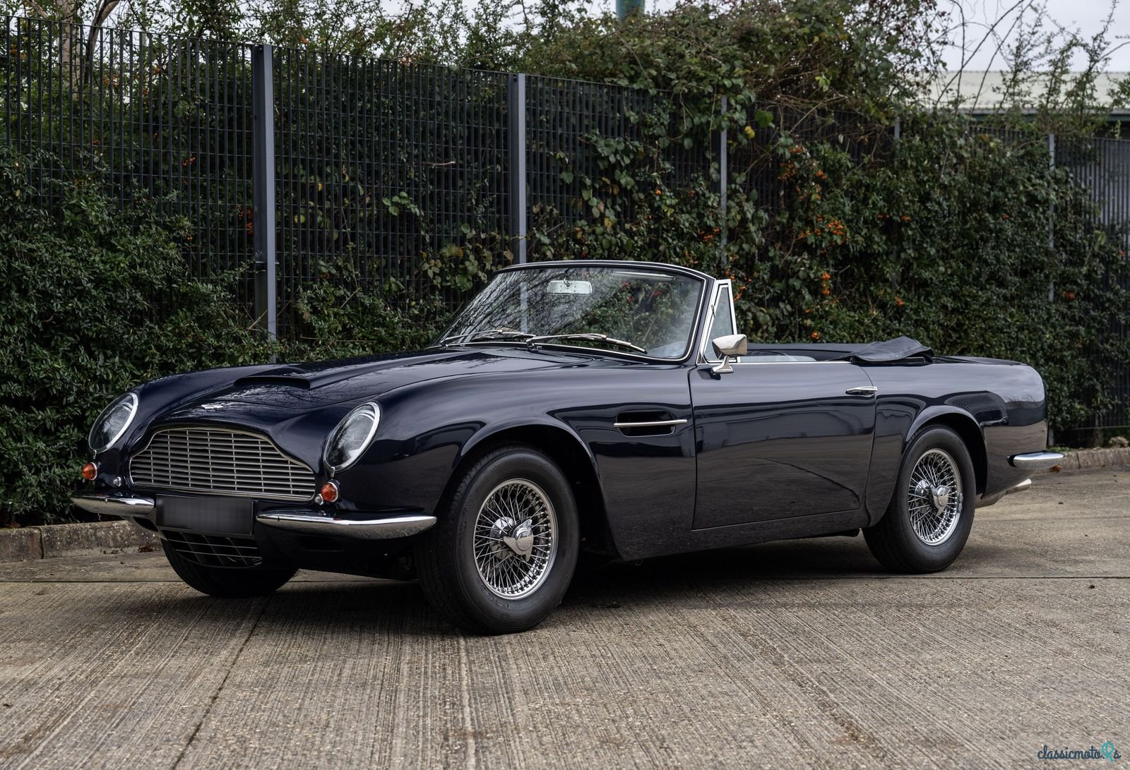 1970' Aston Martin DB6 Volante photo #1