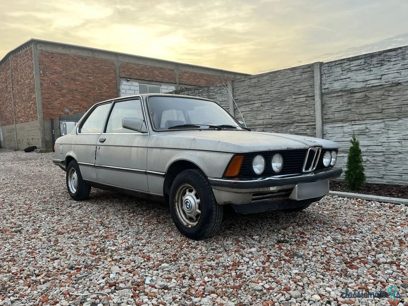 1980' BMW Seria 3 315 photo #1