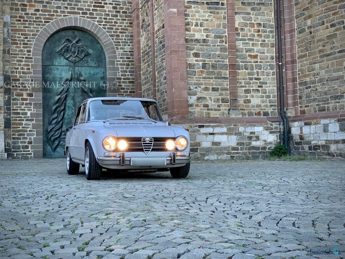 1972' Alfa Romeo Giulia photo #3