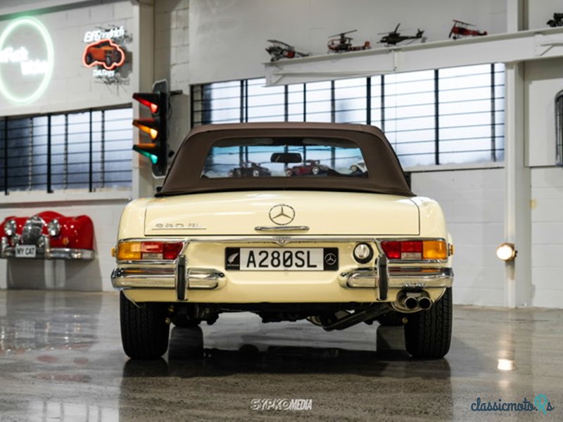 1969' Mercedes-Benz 280 photo #3