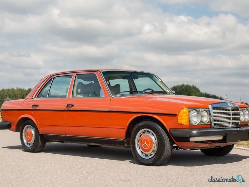 1977' Mercedes-Benz W123 photo #1