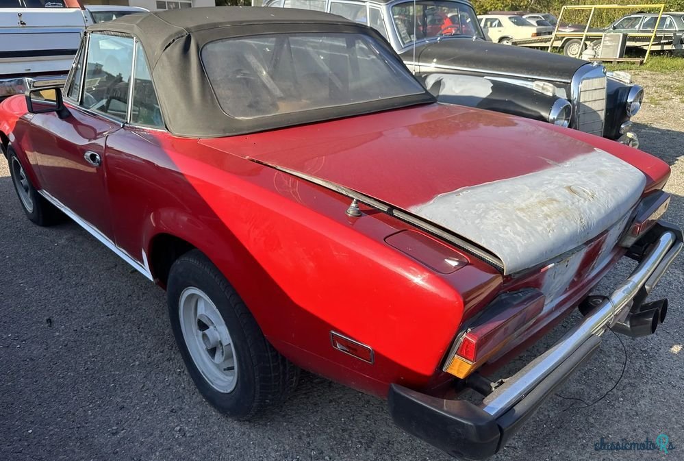 1980' Fiat 124 Spider photo #3