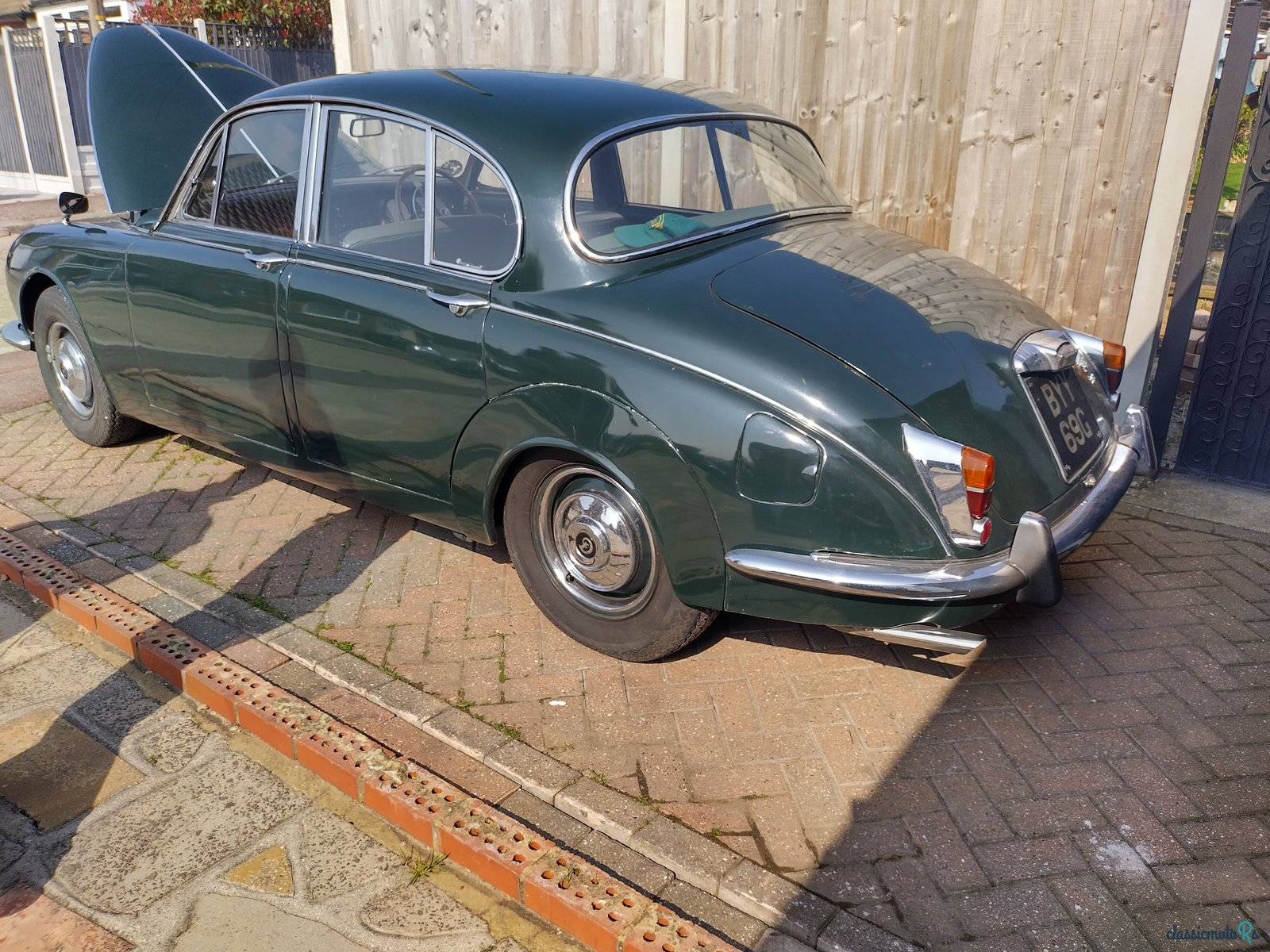 1969' Daimler 250 V8 photo #5