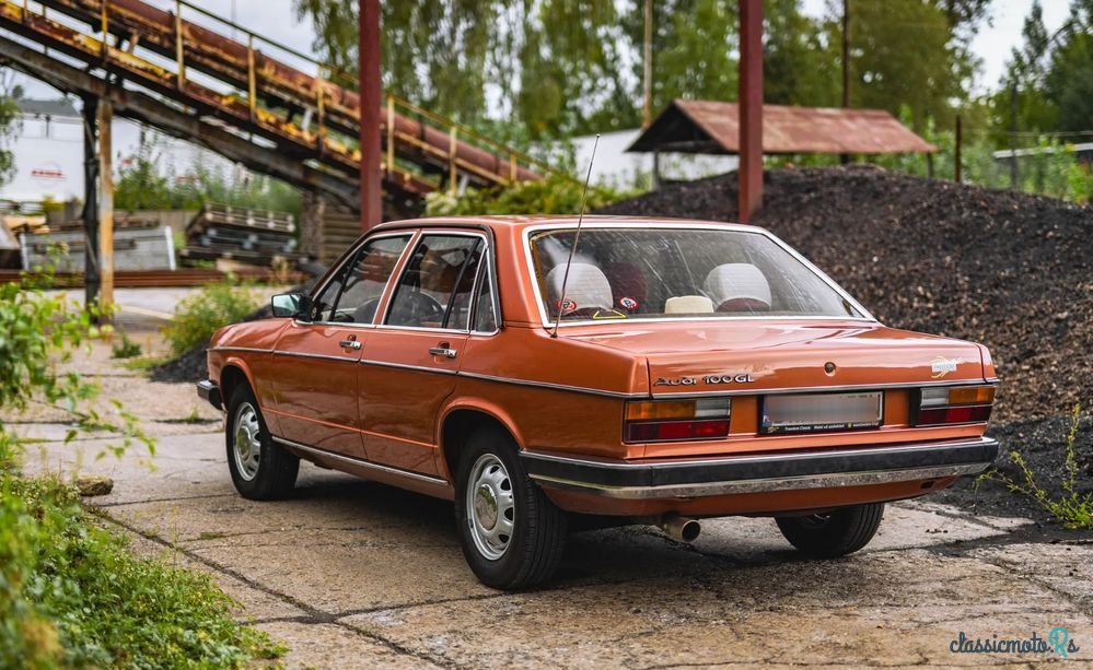 1977' Audi 100 Avant 2.1 L 5E photo #6