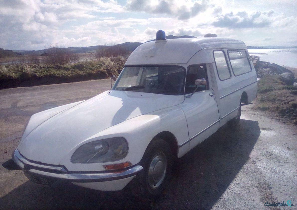 1975' Citroen DS Ambulance photo #2