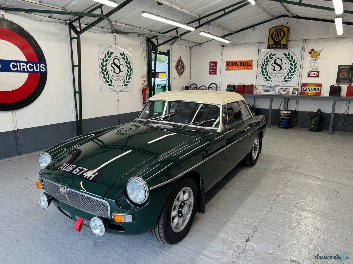 1970' MG MGB photo #3
