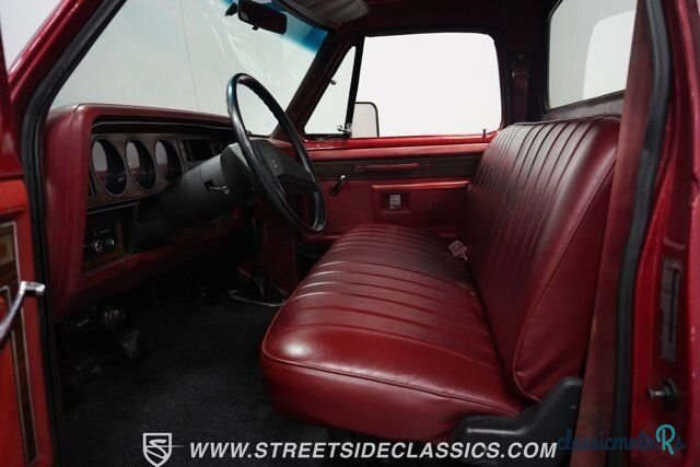 1985' Dodge D/W Truck photo #3